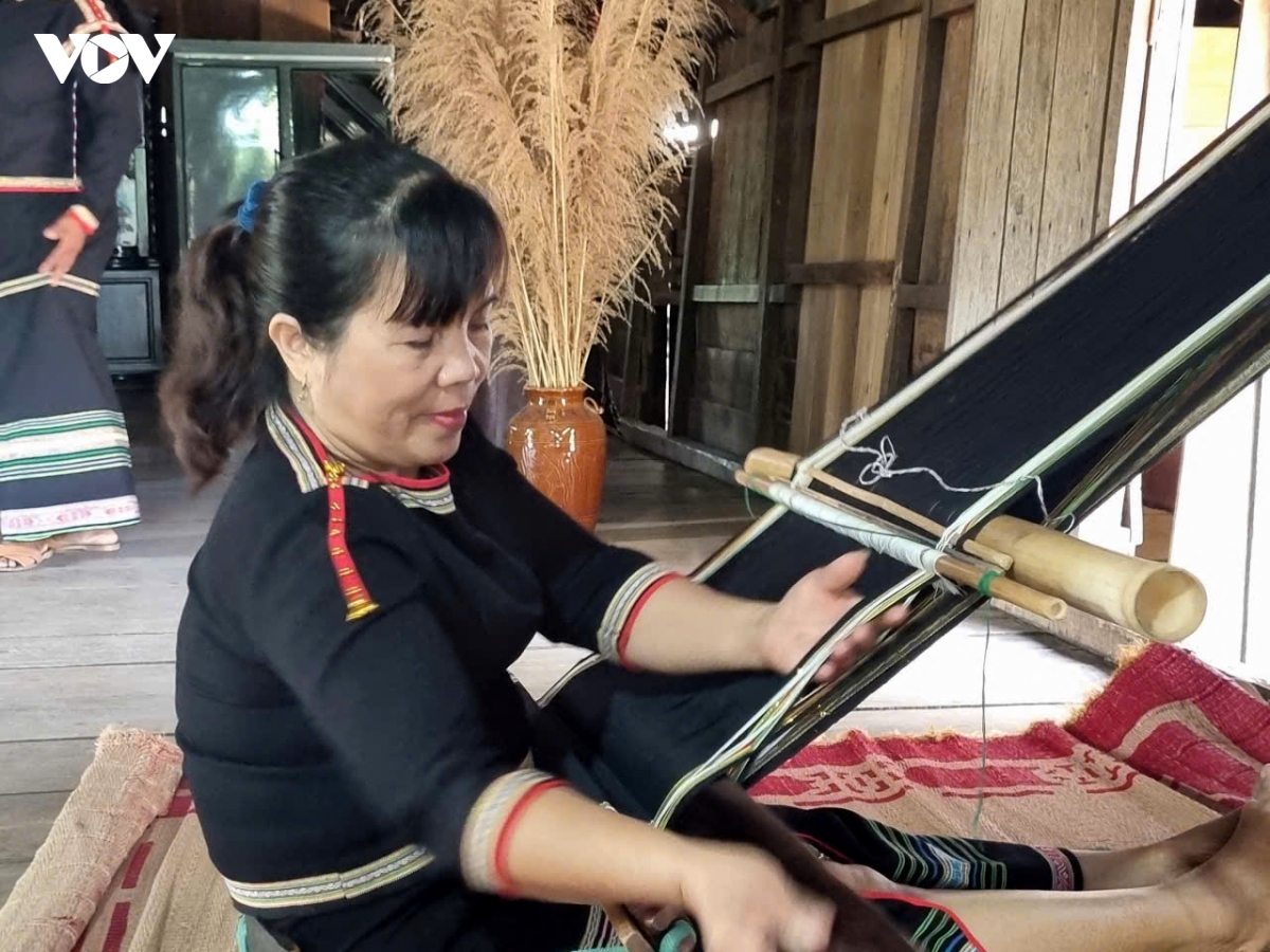 phat huy ban sac de phat trien du lich cong dong tai Dak lak hinh anh 4
