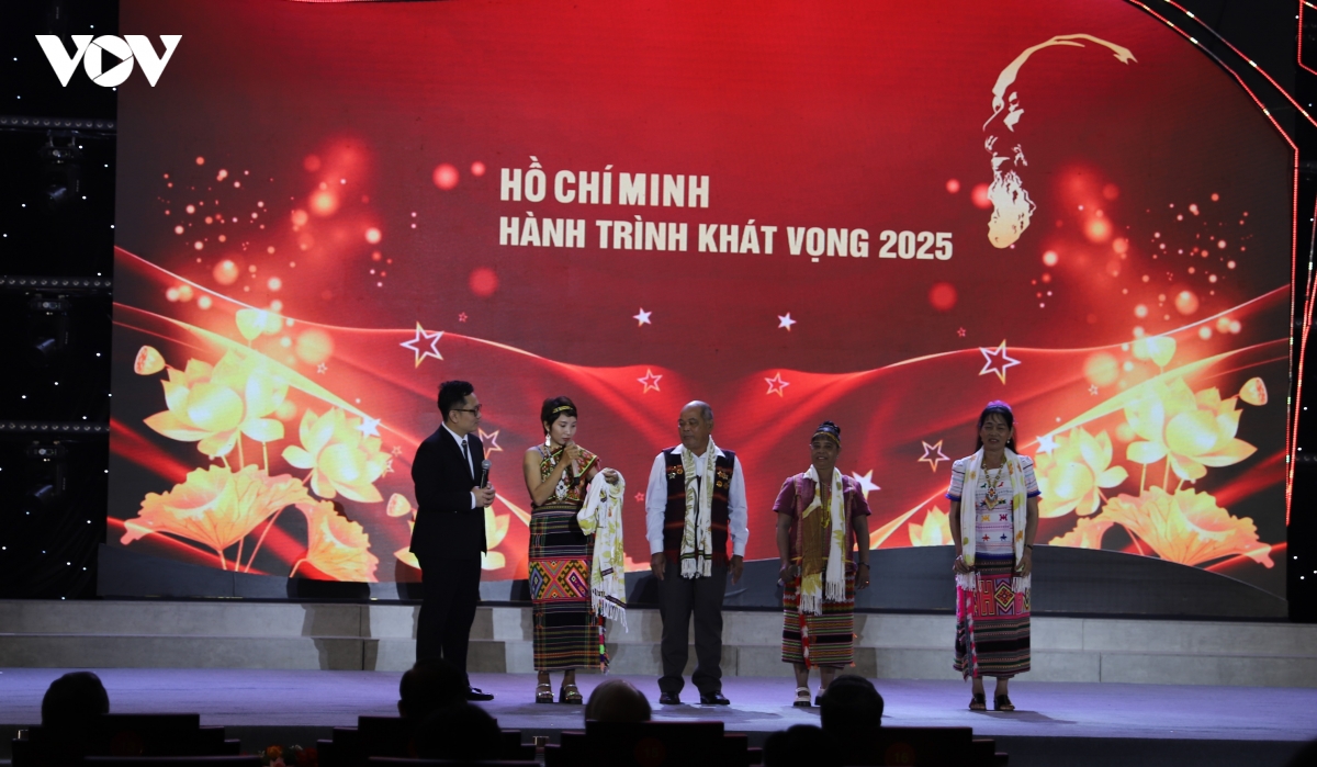 vinh danh dien hinh, lan toa kinh nghiem quy trong hoc va lam theo bac ho hinh anh 3