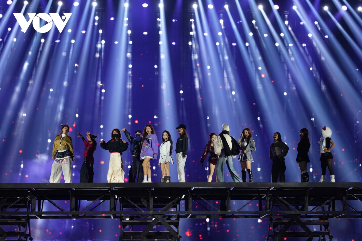 Y Concert trước giờ G: Dàn nghệ sĩ tập luyện cho đại nhạc hội dài 10 tiếng