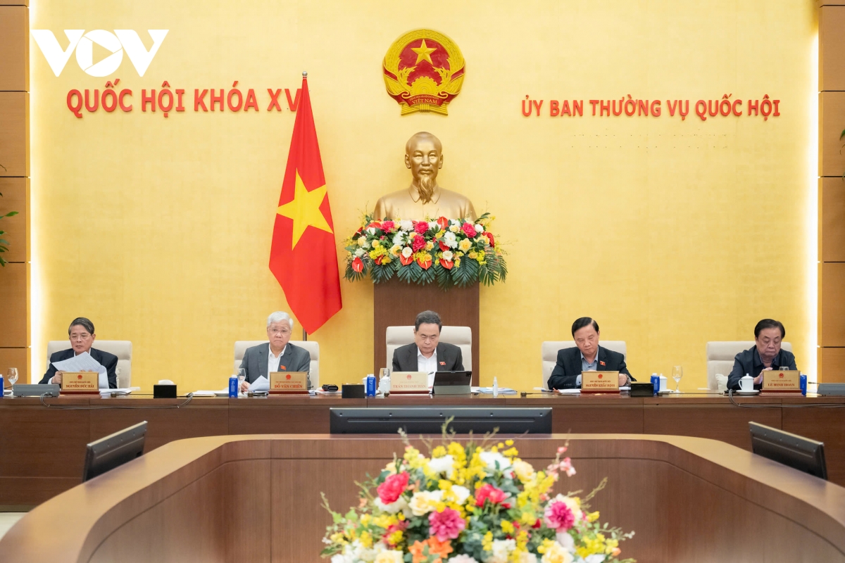 Uy ban thuong vu quoc hoi xem xet, quyet dinh mot so noi dung ve cong tac bau cu hinh anh 1