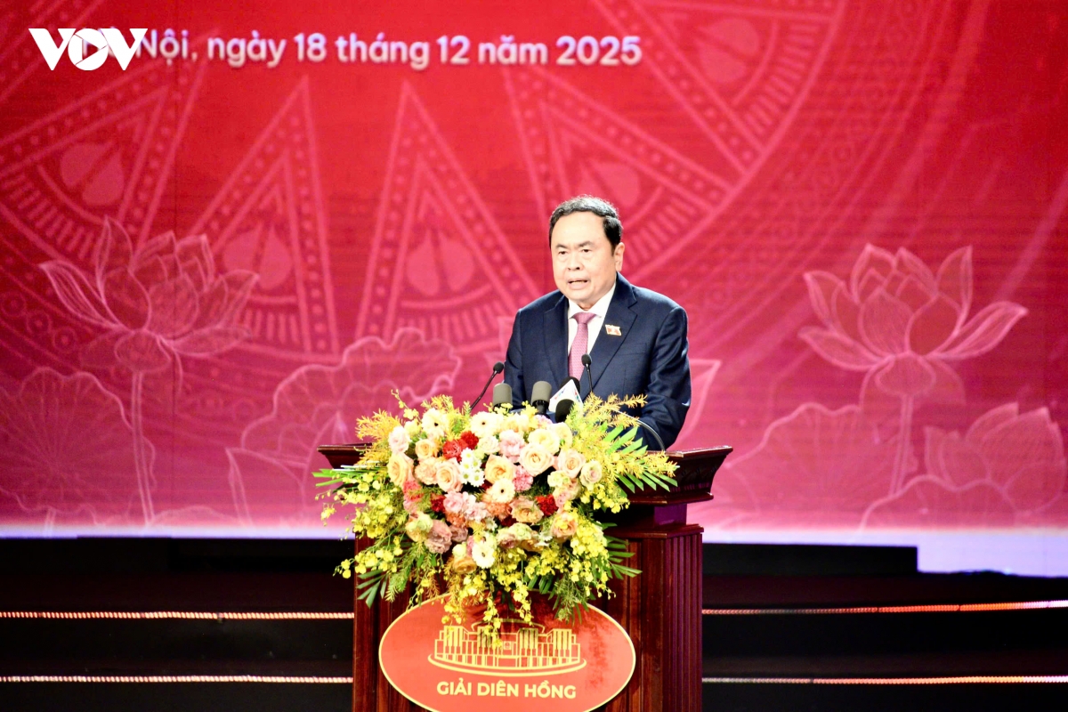 vov xuat sac gianh 2 giai thuong tai le trao giai dien hong hinh anh 3