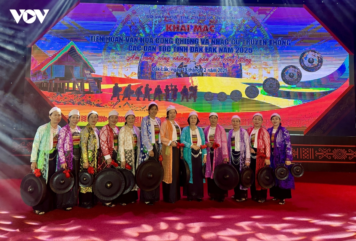 Dak lak lan toa am vang cong chieng va nhac cu dan toc hinh anh 1
