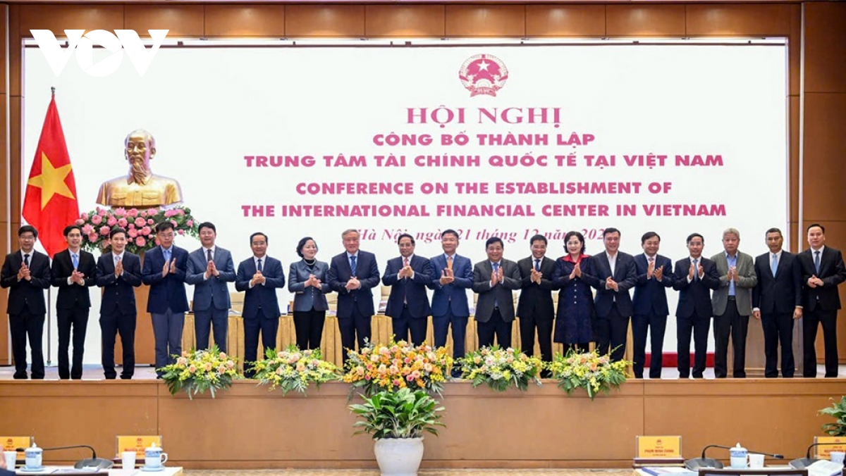 Bổ nhiệm Chủ tịch và 2 Phó Chủ tịch điều hành Trung tâm tài chính quốc tế