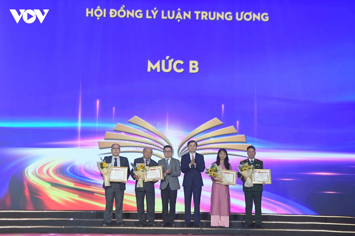 ton vinh 23 cong trinh ly luan, phe binh van hoc nghe thuat xuat ban nam 2024 hinh anh 5