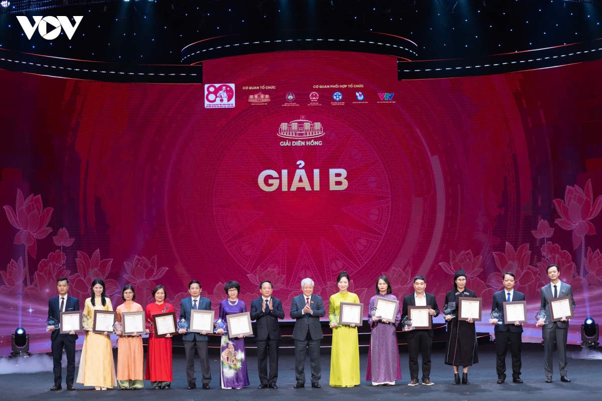 giai bao chi dien hong lan thu 4 vov xuat sac gianh 2 giai thuong hinh anh 12