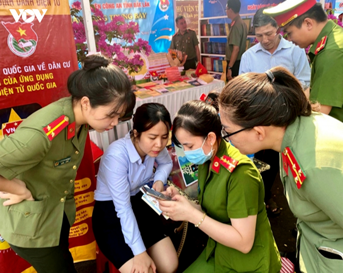 Dak lak cai cach hanh chinh tu du lieu dan cu, phuc vu nguoi dan tot hon hinh anh 2