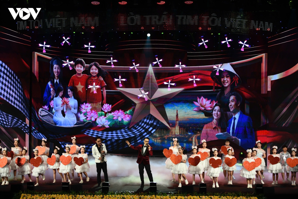 giai bao chi dien hong lan thu 4 vov xuat sac gianh 2 giai thuong hinh anh 23