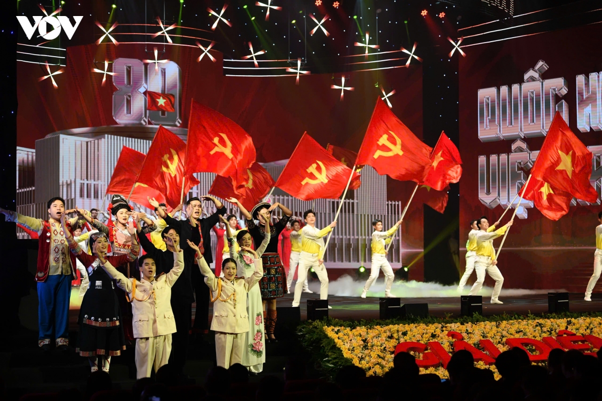 giai bao chi dien hong lan thu 4 vov xuat sac gianh 2 giai thuong hinh anh 20