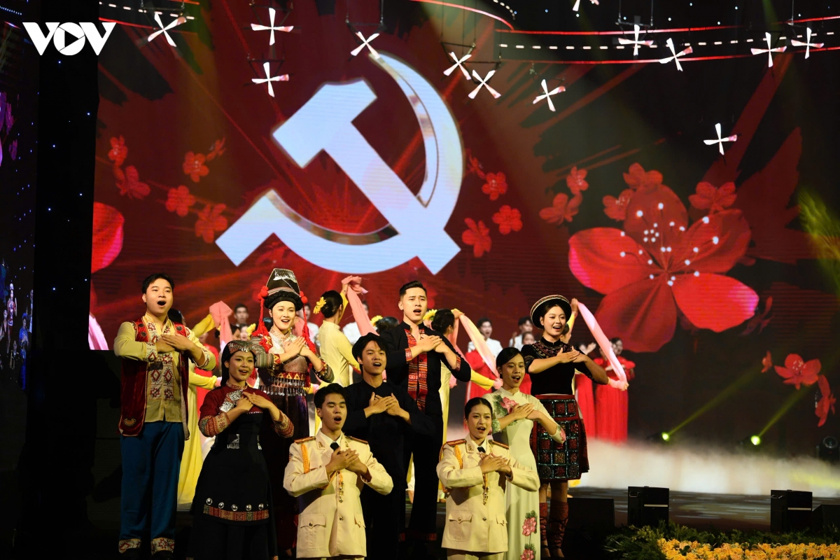 giai bao chi dien hong lan thu 4 vov xuat sac gianh 2 giai thuong hinh anh 22