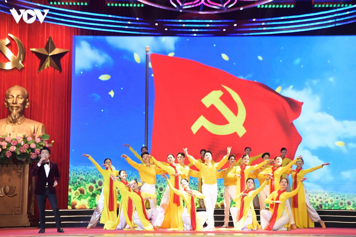 ton vinh 23 cong trinh ly luan, phe binh van hoc nghe thuat xuat ban nam 2024 hinh anh 1
