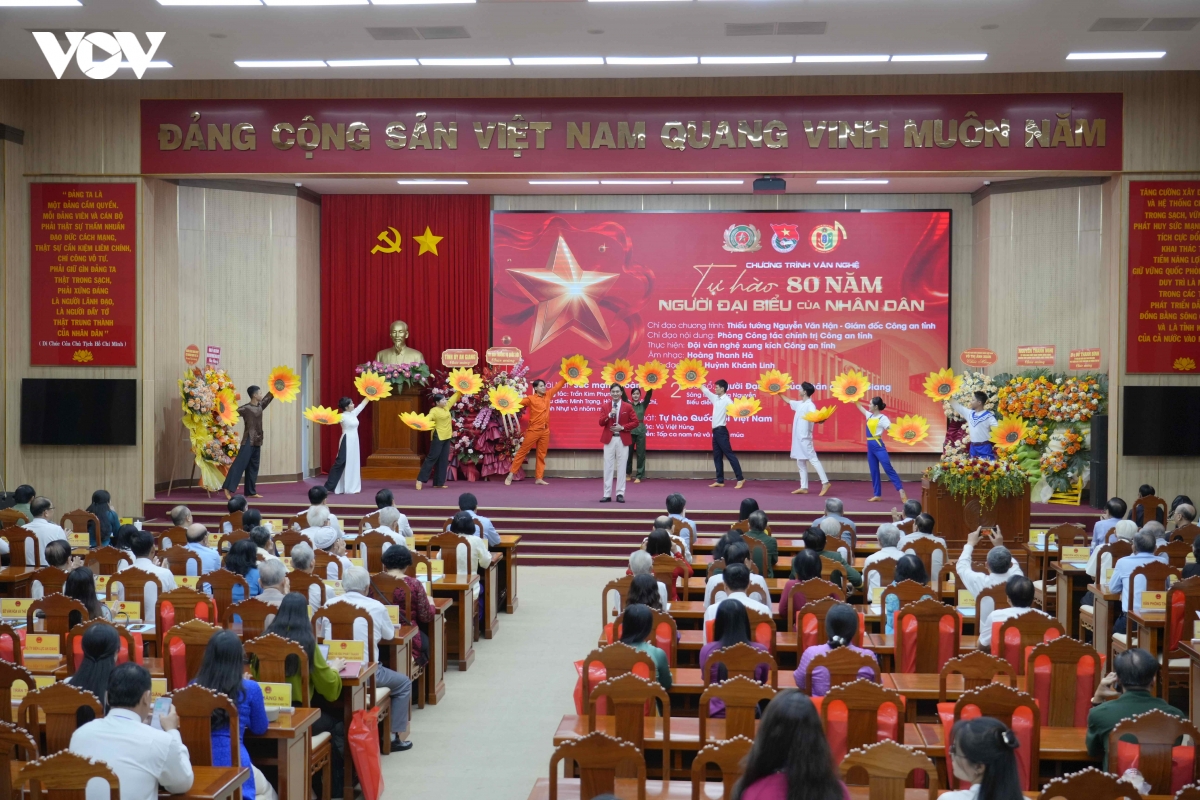 Dbqh an giang to chuc 442 cuoc tiep xuc, dua tieng noi cu tri vao nghi truong hinh anh 2