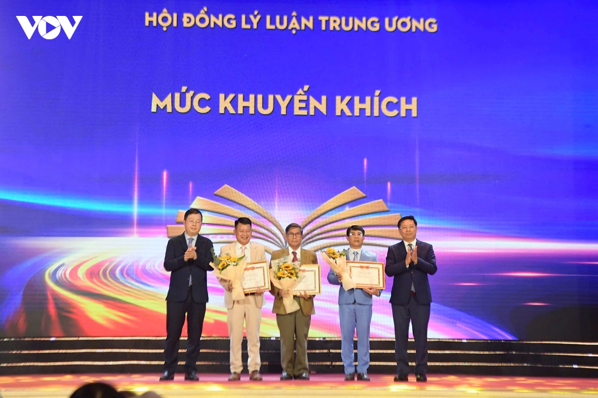 ton vinh 23 cong trinh ly luan, phe binh van hoc nghe thuat xuat ban nam 2024 hinh anh 9