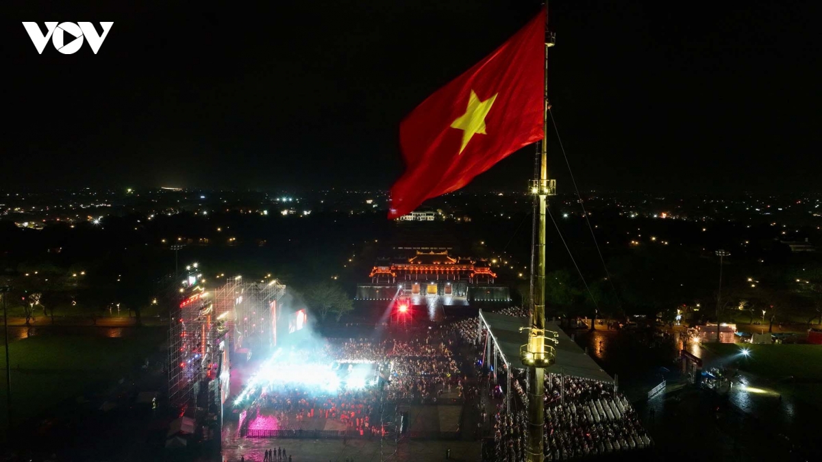 hang nghin khan gia tre doi mua hoa nhip am nhac tai mega booming hue hinh anh 3