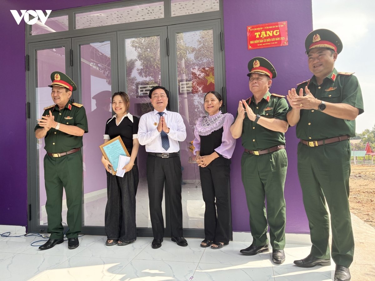 luc luong vu trang quan khu 7 sang ngoi pham chat bo doi cu ho trong thoi ky moi hinh anh 3