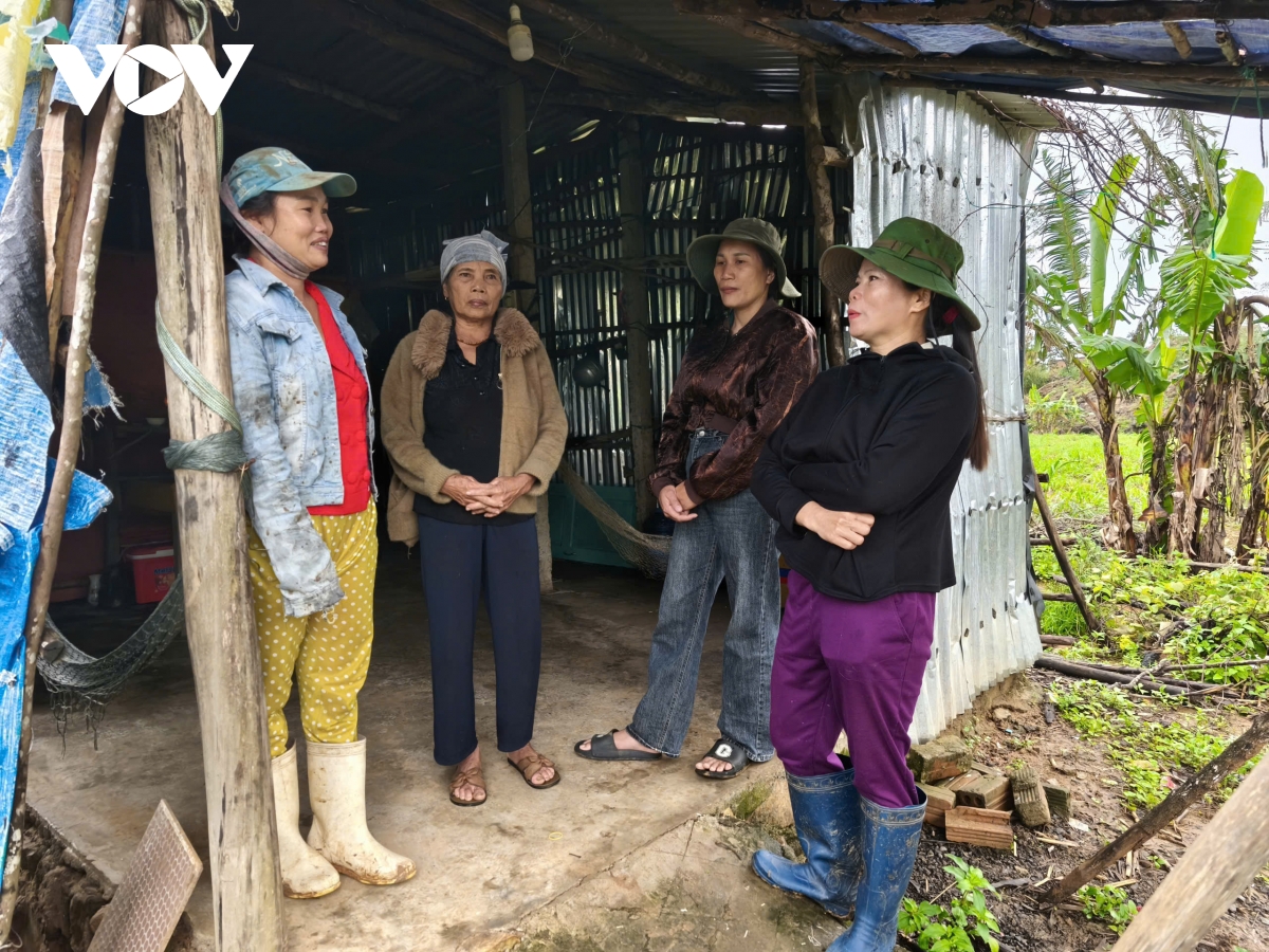 Dak lak day nhanh tai dinh cu 35 ho dan vung sat lo nguy hiem hinh anh 3