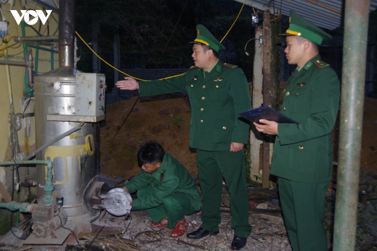 bo doi bien phong cao bang ho tro nguoi dan vung cao phong, chong ret hinh anh 1