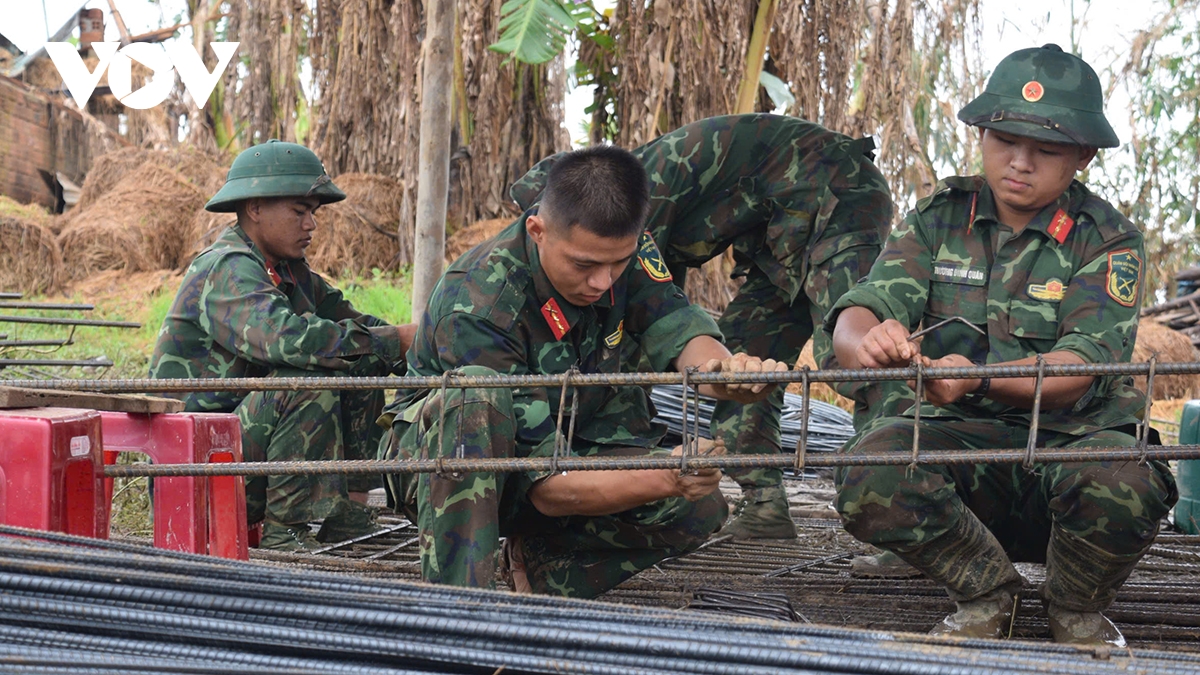 Bài 3: Từ hố móng bùn sâu đến những ngôi nhà an toàn vượt lũ