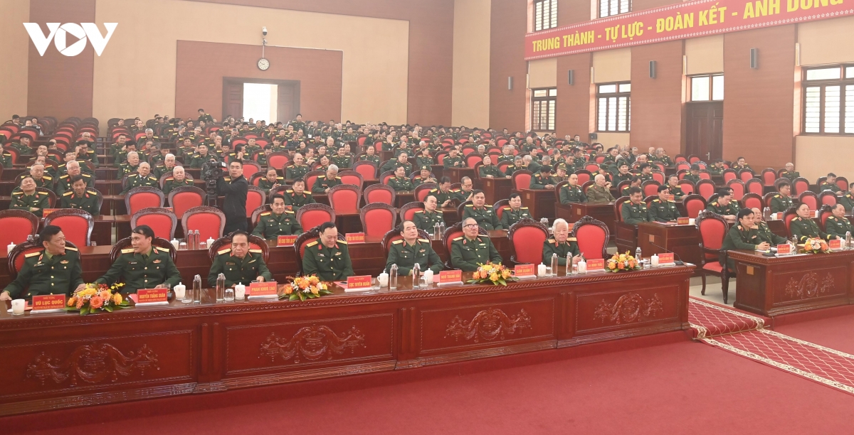 quan khu 2 gap mat nhan dip ky niem 81 nam ngay thanh lap qDnd viet nam hinh anh 2