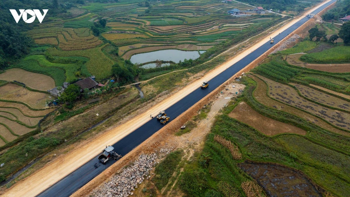 xong cao toc bac-nam, bo xay dung se tap trung vao duong sat toc do cao hinh anh 1