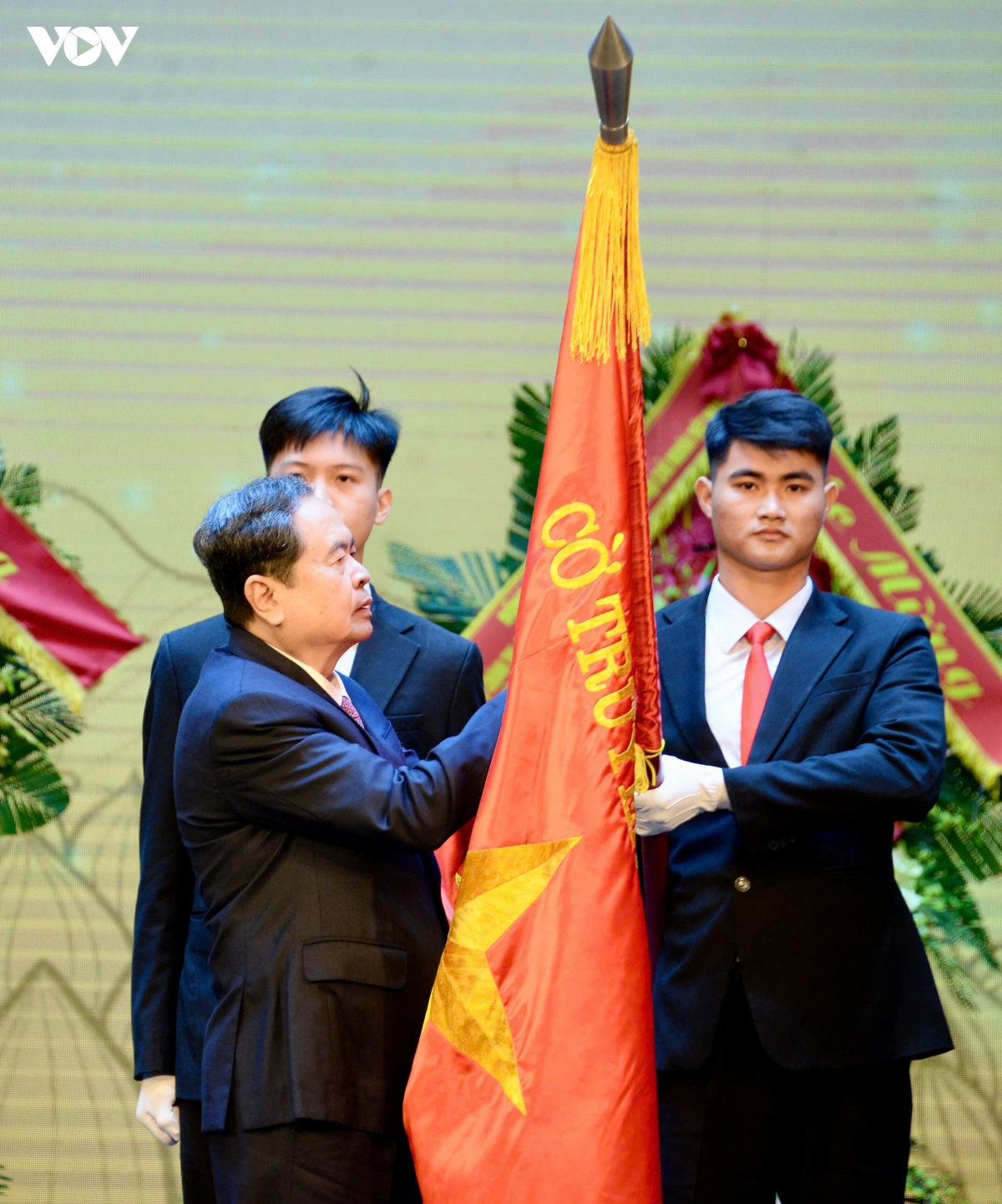 chu tich quoc hoi moi trang sach phai co suc thuyet phuc bang khoa hoc, le phai hinh anh 5