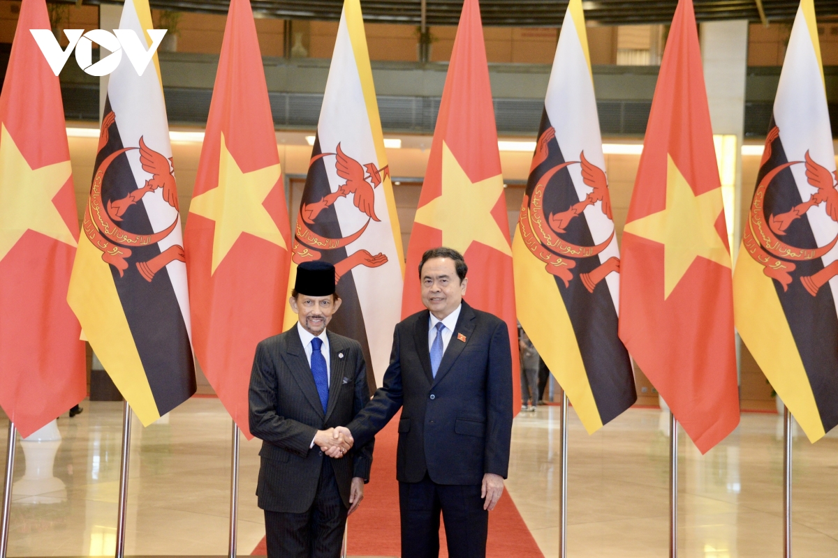 Chủ tịch Quốc hội Trần Thanh Mẫn hội kiến Quốc vương Brunei Darussalam Haji Hassan