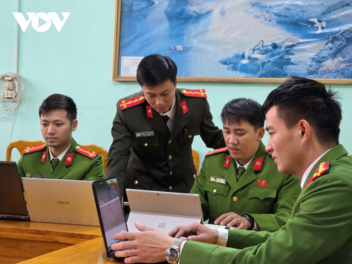 Mô hình “Công an AI” giải đáp thắc mắc của người dân mọi lúc, mọi nơi