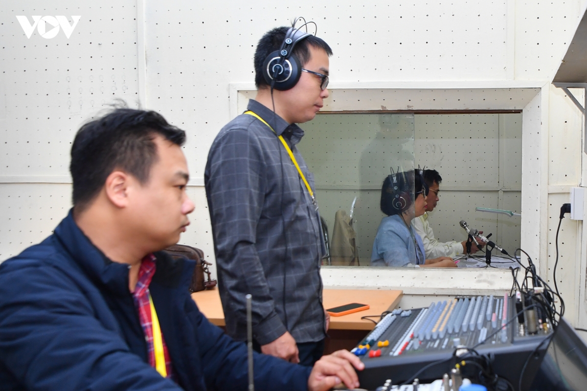 giai bao chi dien hong lan thu 4 vov xuat sac gianh 2 giai thuong hinh anh 17