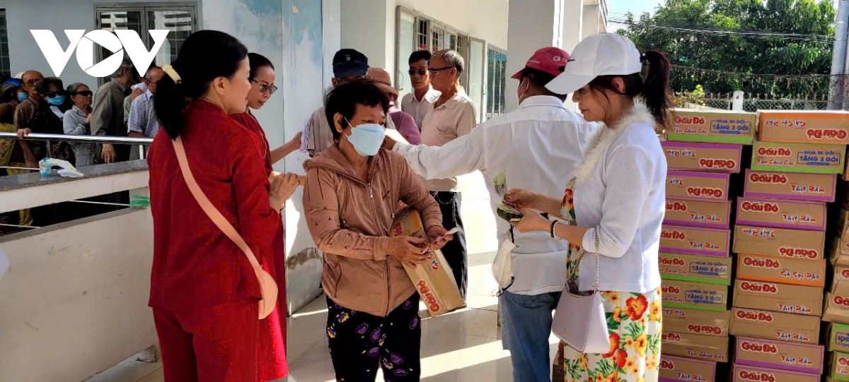 Đồng Tháp vận động hơn 5 tỷ đồng hỗ trợ người khiếm thị sau sáp nhập