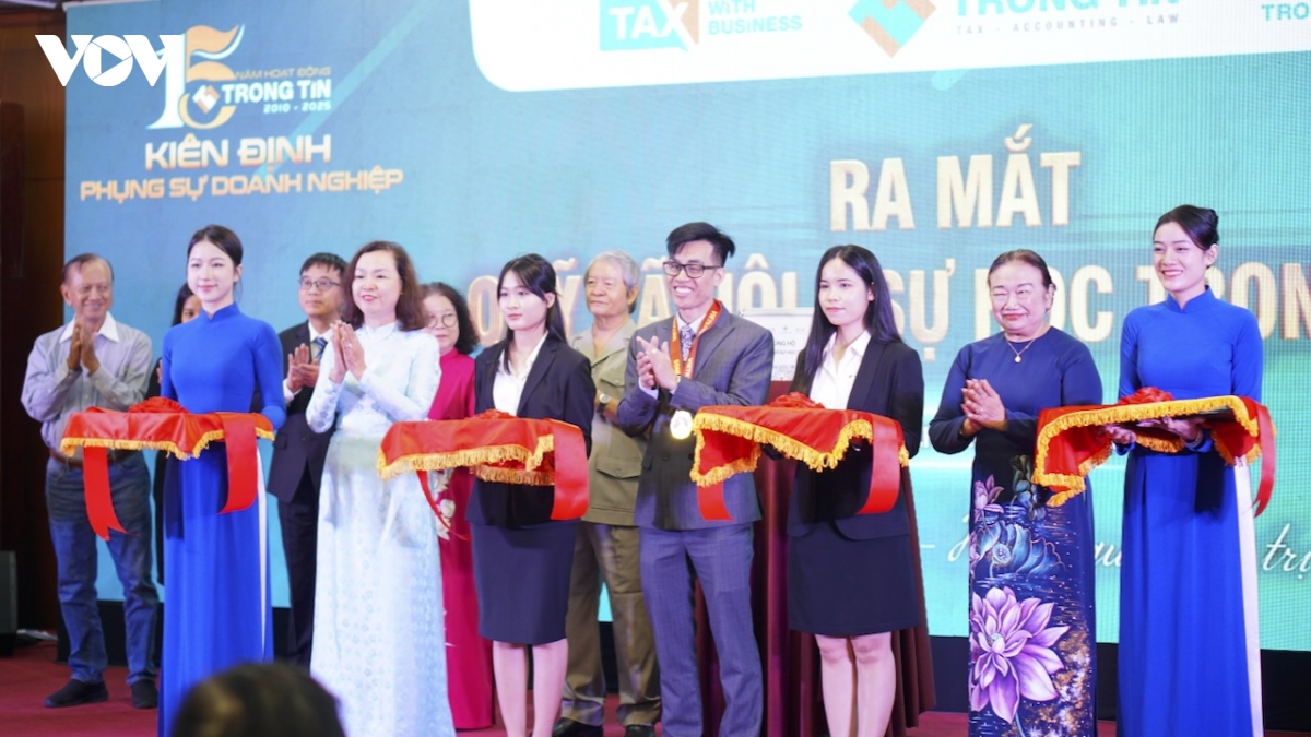 cong ty thue trong tin ky niem 15 nam kien dinh phung su doanh nghiep hinh anh 2