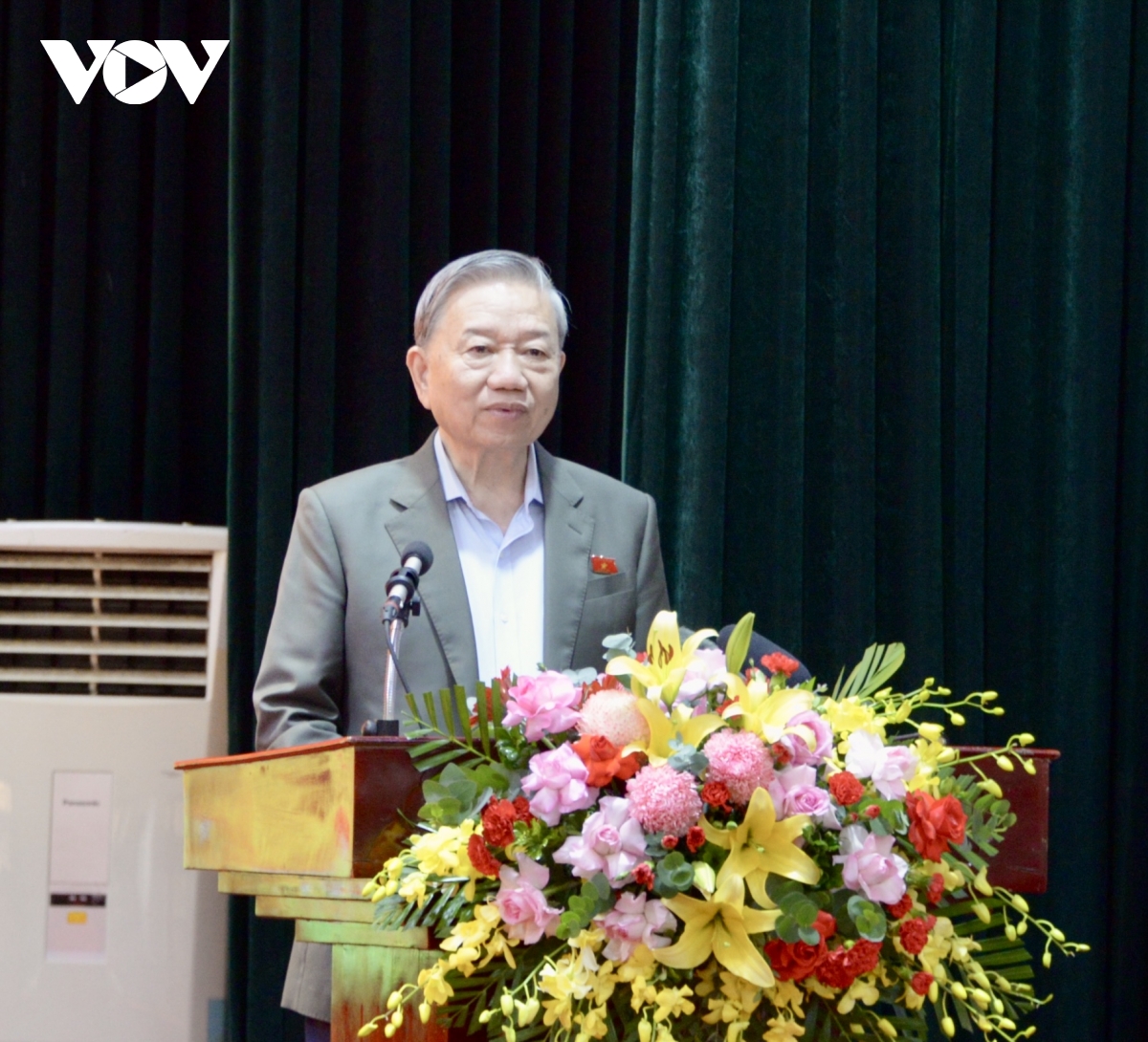 Tổng Bí thư: Đổi mới tư duy, cách tiếp cận phát triển kinh tế và hội nhập quốc tế