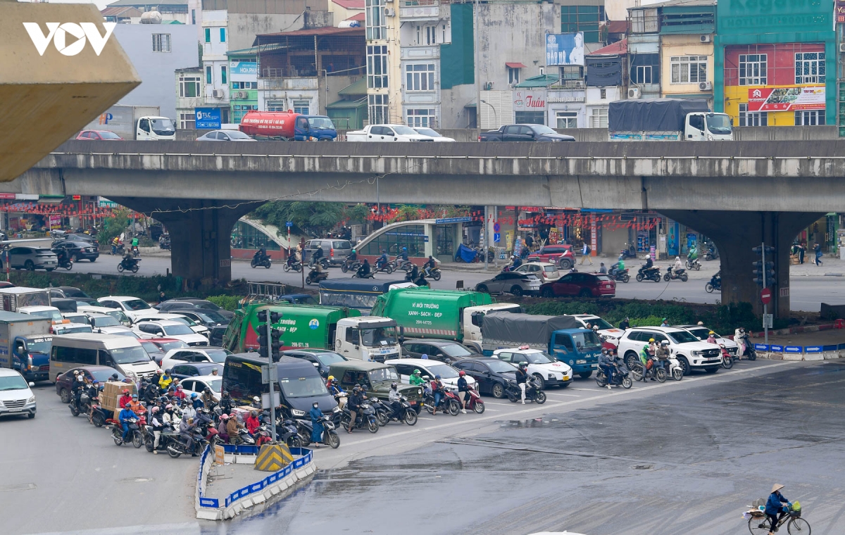 Vượt đèn đỏ, lấn làn trở nên lạc lõng từ khi "mắt thần" hoạt động