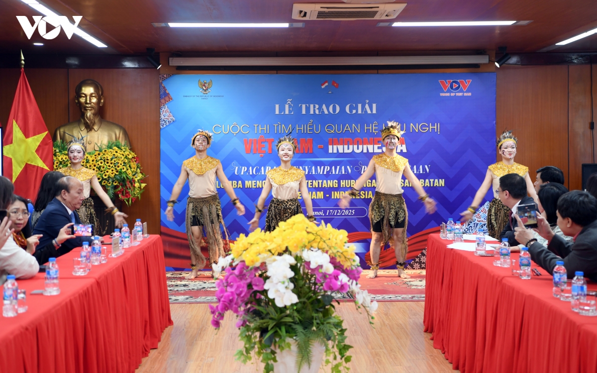 le trao giai cuoc thi tim hieu quan he huu nghi viet nam indonesia hinh anh 1