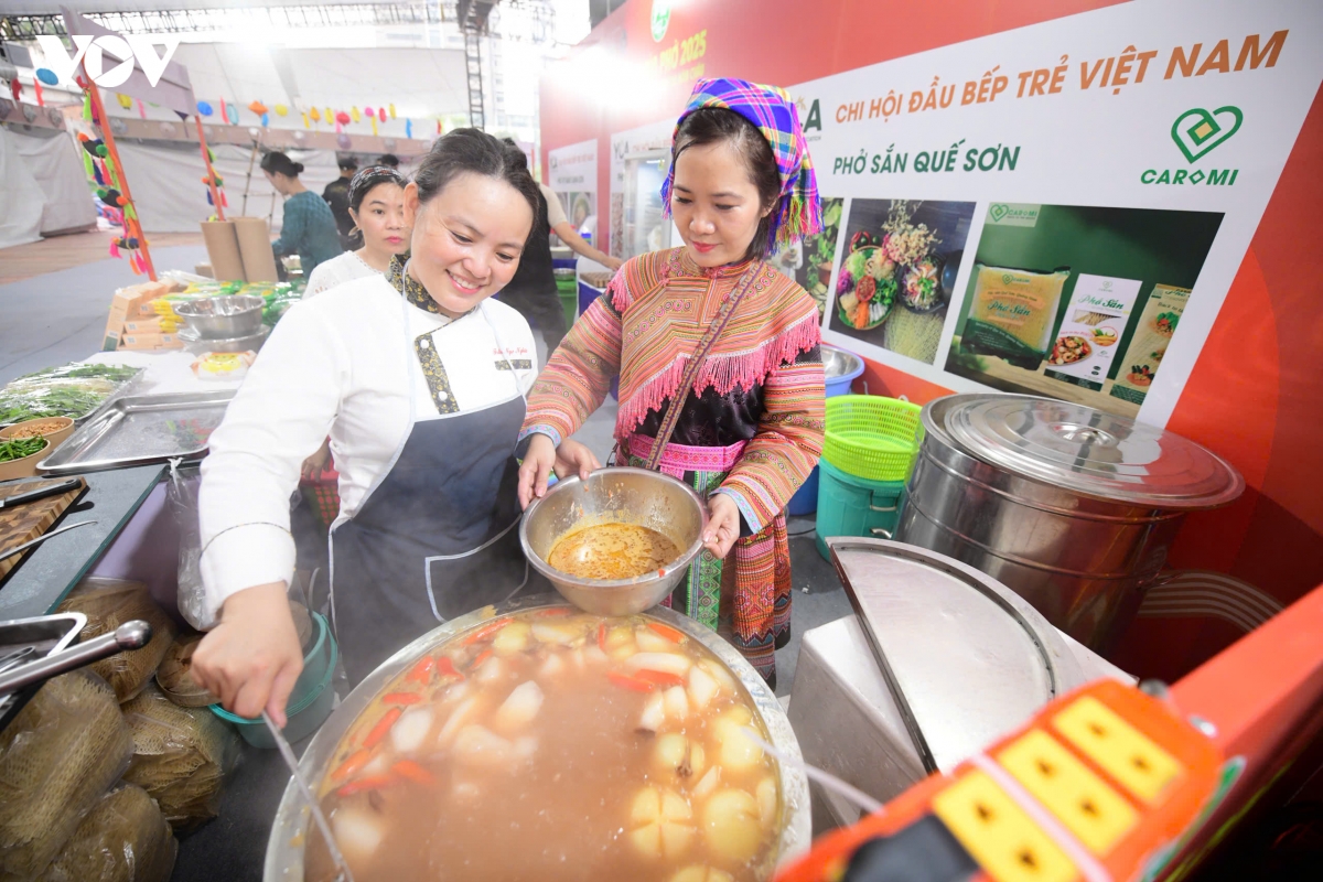 gan 30 thuong hieu pho hoi tu tai trung tam tp.hcm hinh anh 2