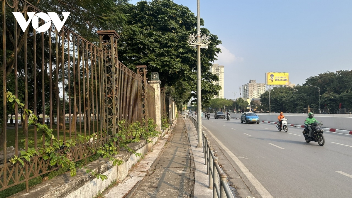 Hoàn tất hạ rào toàn bộ Công viên Thống Nhất