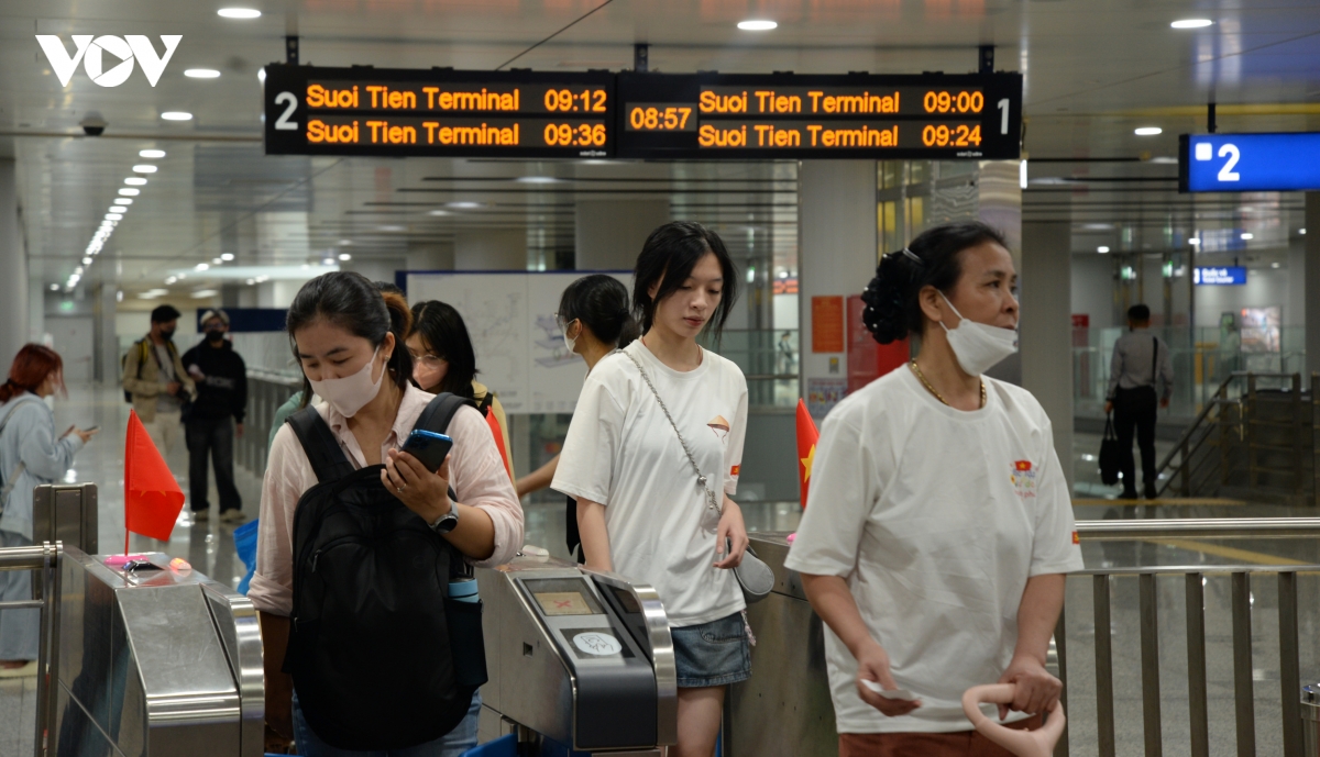 khach di metro so 1 tphcm duoc mien phi ve dip tet duong lich 2026 hinh anh 1