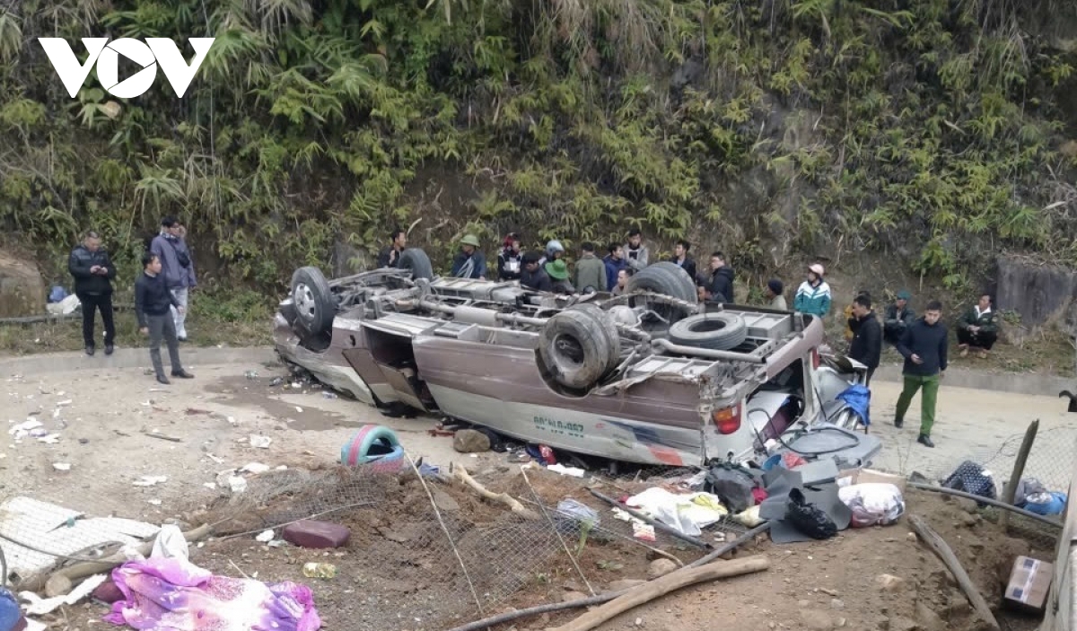 lat xe 29 cho cho doan tu thien o lao cai, it nhat 7 nguoi tu vong hinh anh 1