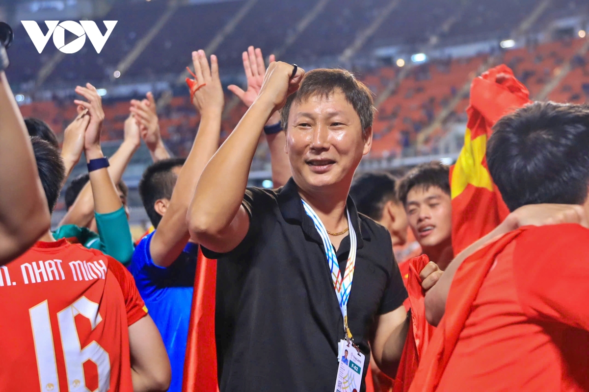 Chiếc nhẫn "đặc biệt" được HLV Kim Sang Sik sử dụng trong hành trình đến với HCV SEA Games 33.