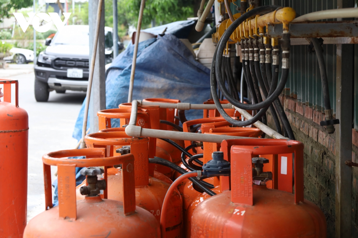 xanh hoa san xuat, lang gom bat trang but pha ve hieu qua kinh te hinh anh 2