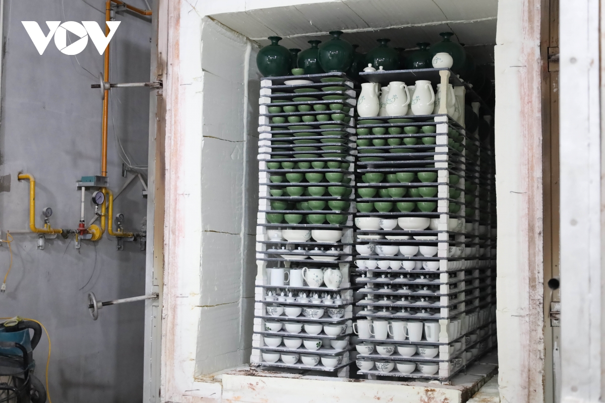 xanh hoa san xuat, lang gom bat trang but pha ve hieu qua kinh te hinh anh 4