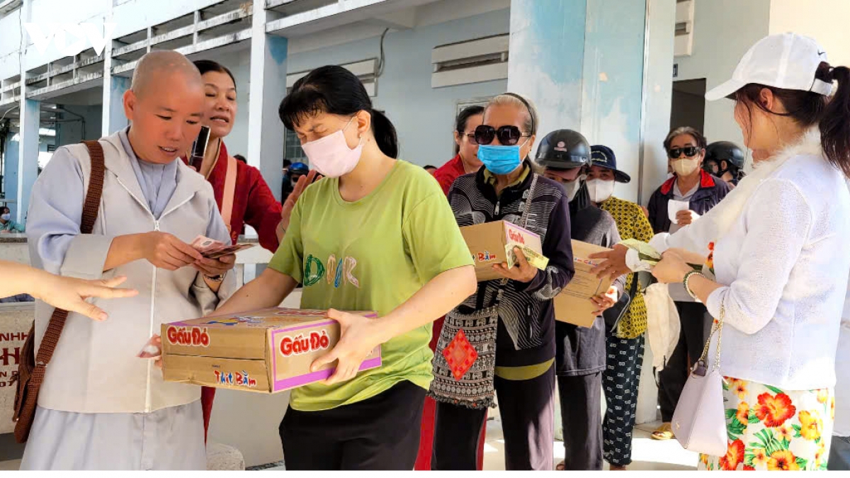 nguoi khiem thi o tinh Dong thap vuon len cung voi su cham lo cua cong dong xa hoi hinh anh 2