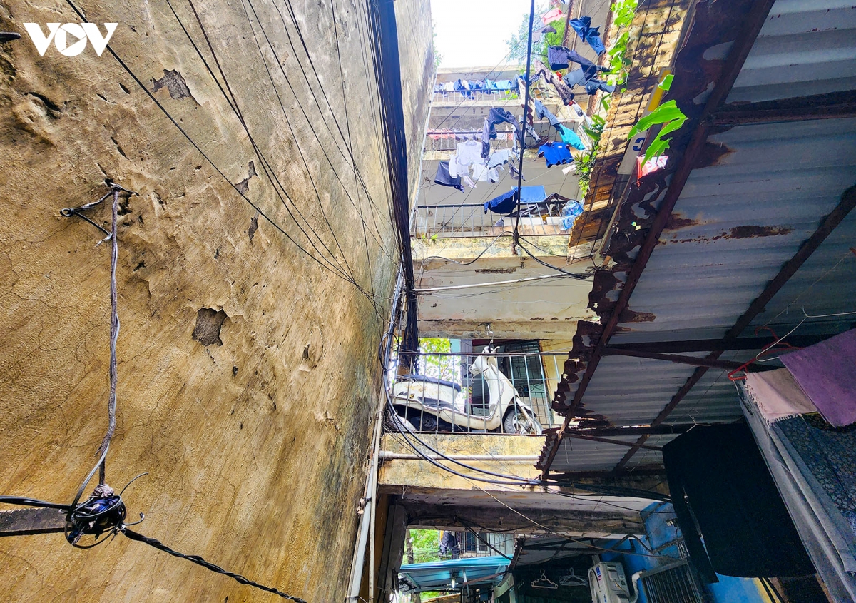 nguy co khung hoang ha tang xe dien o ha noi truoc thoi diem cam xe chay xang hinh anh 2