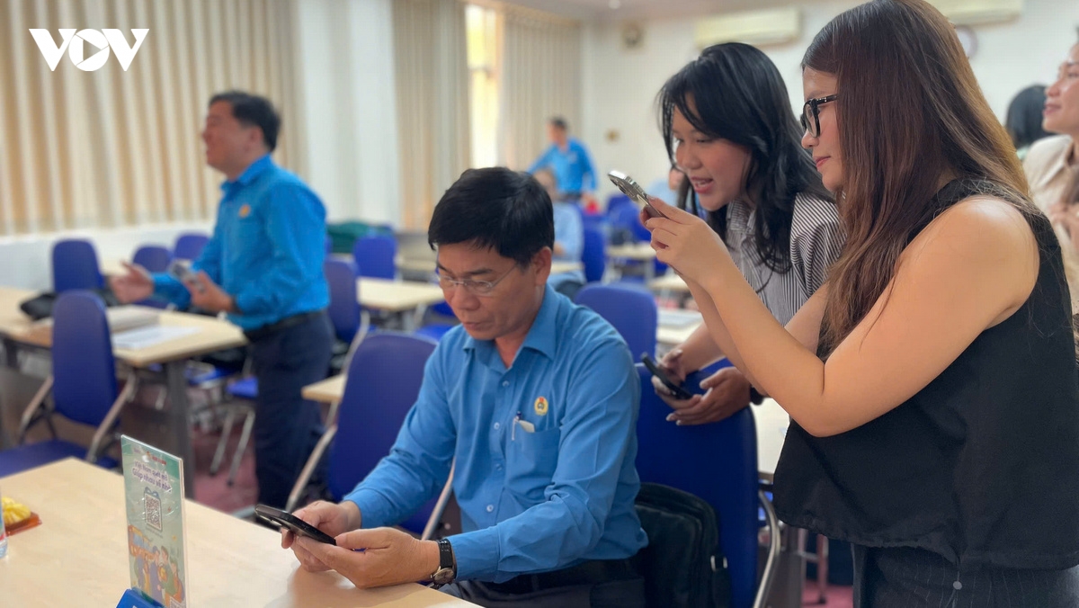 khoi dong chuyen xe mua xuan dua lao dong ve que an tet hinh anh 2