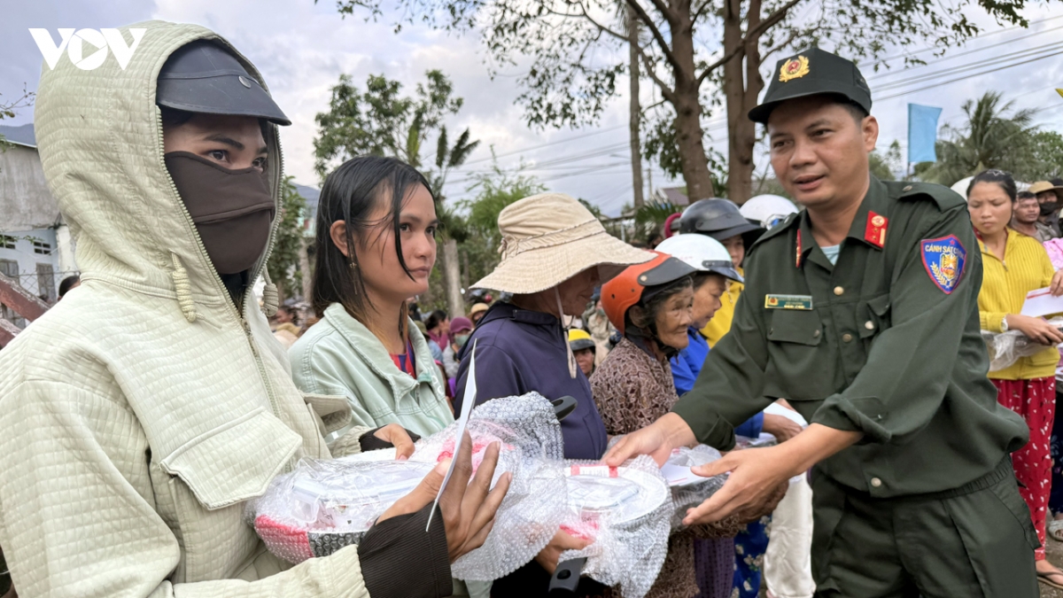 vov tiep tuc dong hanh cung ba con vung lu Dak lak hinh anh 3