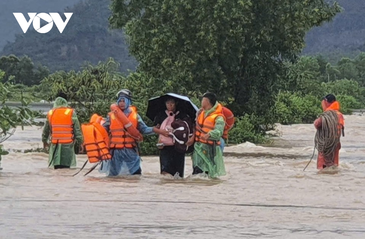 Khánh Hòa yêu cầu Công an tỉnh kiểm tra việc vận hành hồ chứa sau mưa lũ lịch sử