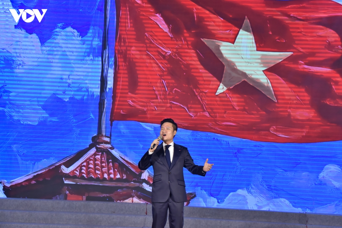 40 tac pham doat giai cuoc van dong sang tac voi Dang ven toan niem tin yeu hinh anh 6
