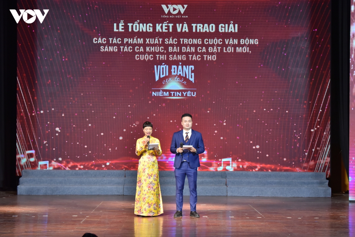 40 tac pham doat giai cuoc van dong sang tac voi Dang ven toan niem tin yeu hinh anh 1