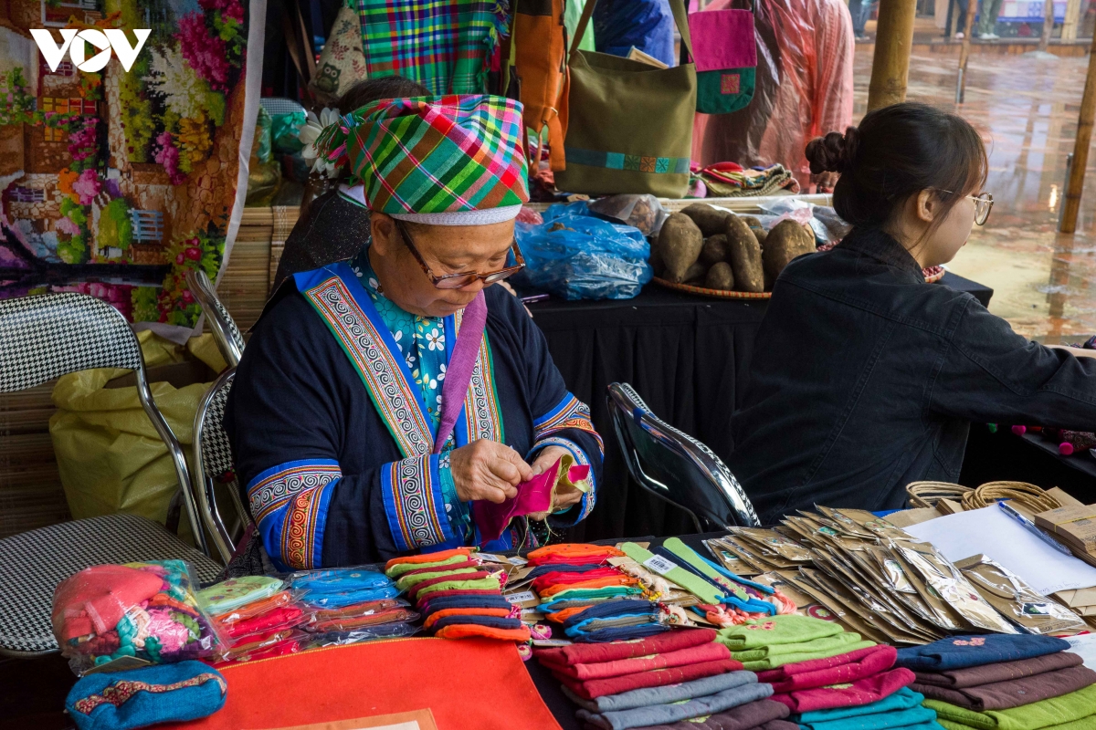 sac cham, tho cam mong bung sang giua ha noi hinh anh 3