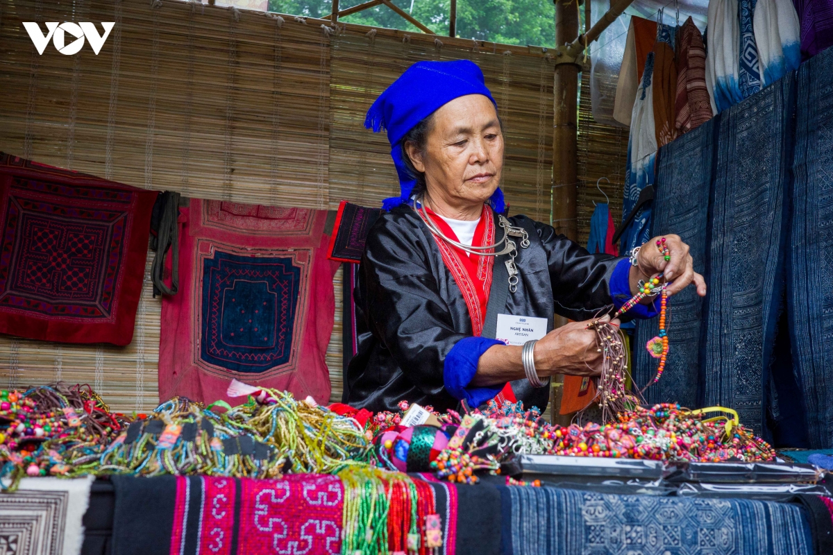 sac cham, tho cam mong bung sang giua ha noi hinh anh 15