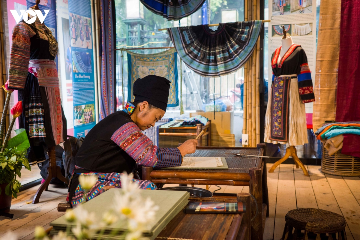 sac cham, tho cam mong bung sang giua ha noi hinh anh 19