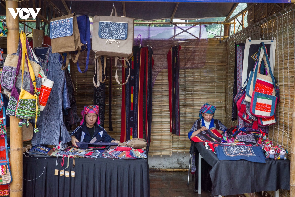sac cham, tho cam mong bung sang giua ha noi hinh anh 6